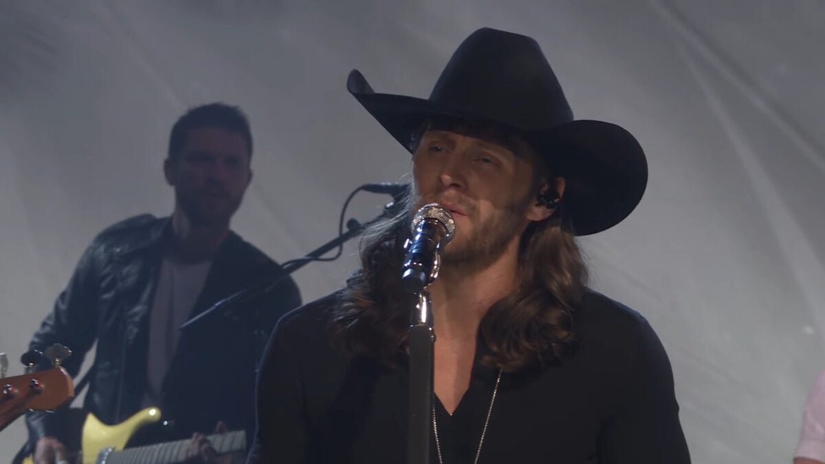 Warren Zeiders Makes 'Tonight Show' Debut With Emotional 'You For A Reason' Performance
