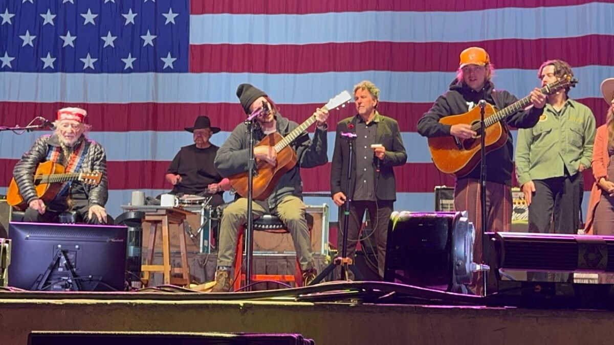 Willie Nelson “Will the Circle Be Broken” 05/15/25 San Diego, CA with Billy Strings and Sierra Hull