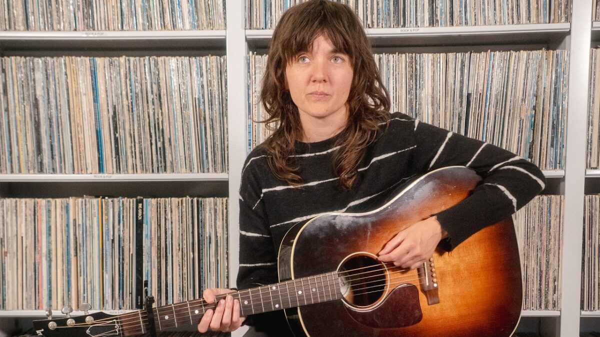 Courtney Barnett Performs Stripped-Down Acoustic Set at KCRW