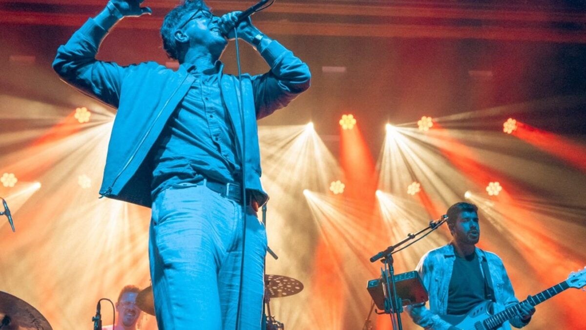 Watch Eggy & Hamilton Leithauser Send ‘Lawyers, Guns & Money’ At Webster Hall In NYC