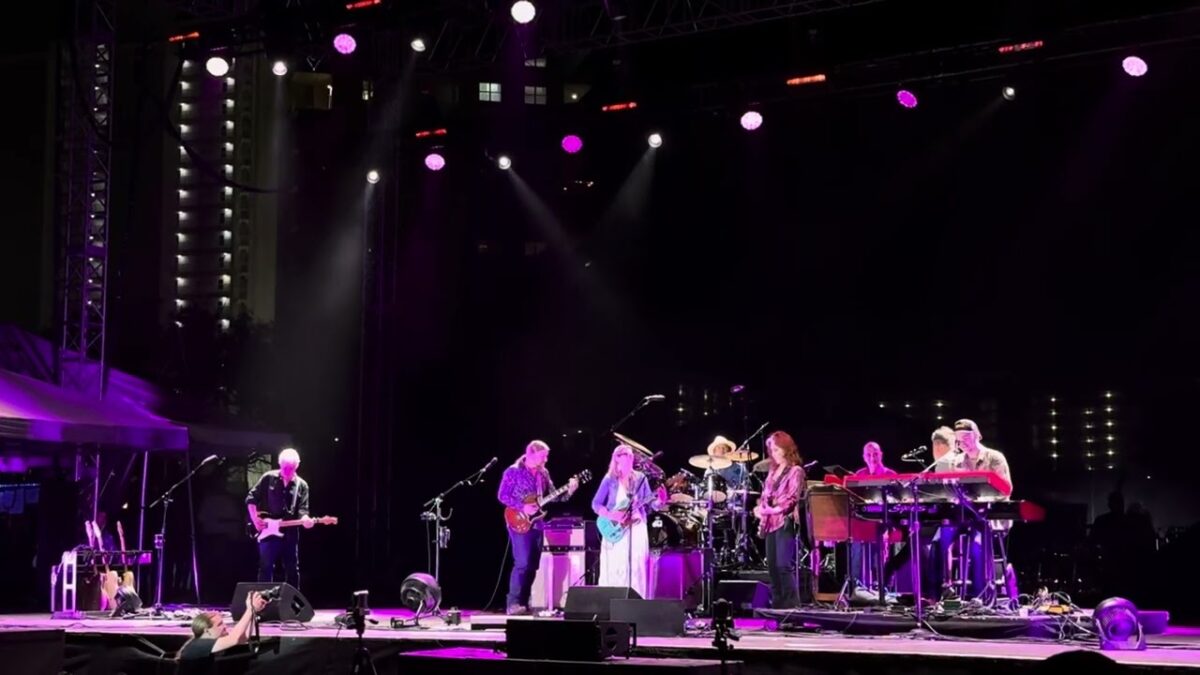 Bonnie Raitt w/ Derek & Susan 5/2/25 “Never Make Your Move Too Soon” at Sun,Sand & Soul