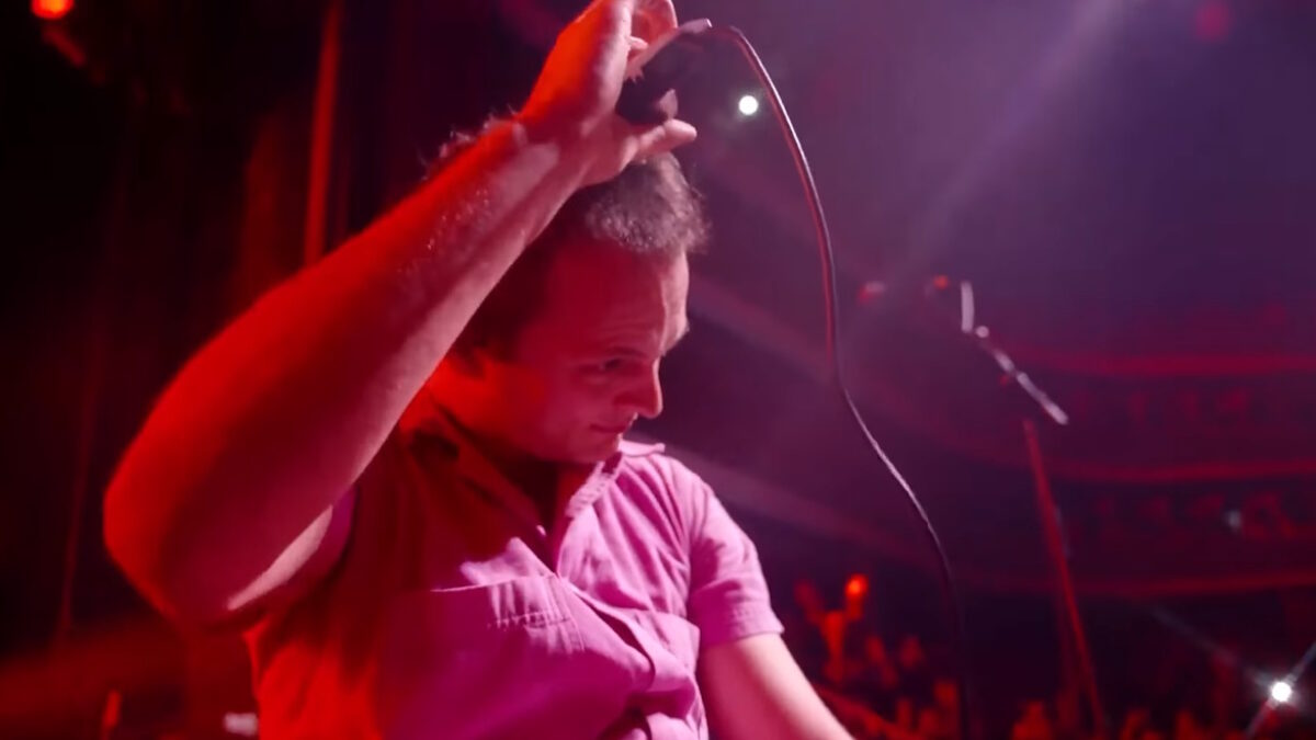 King Gizzard & The Lizard Wizard’s Stu Mackenzie Shaves Head During European Tour Opener