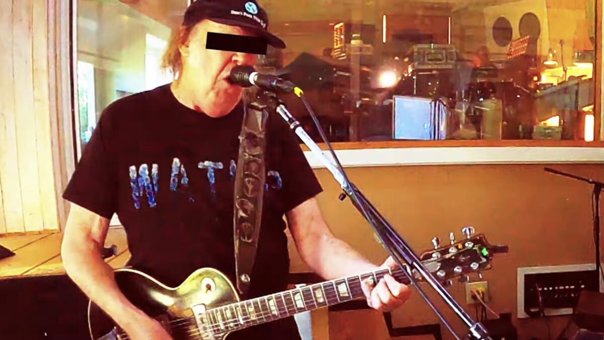 neil young & the chrome hearts Share Tesla-Targeting ‘Lets Roll Again’ Single