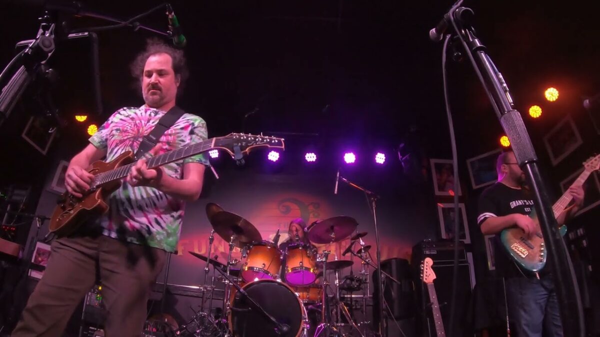Runaway Gin - 'Tweezer' 3/1/2025 - the Funky Biscuit