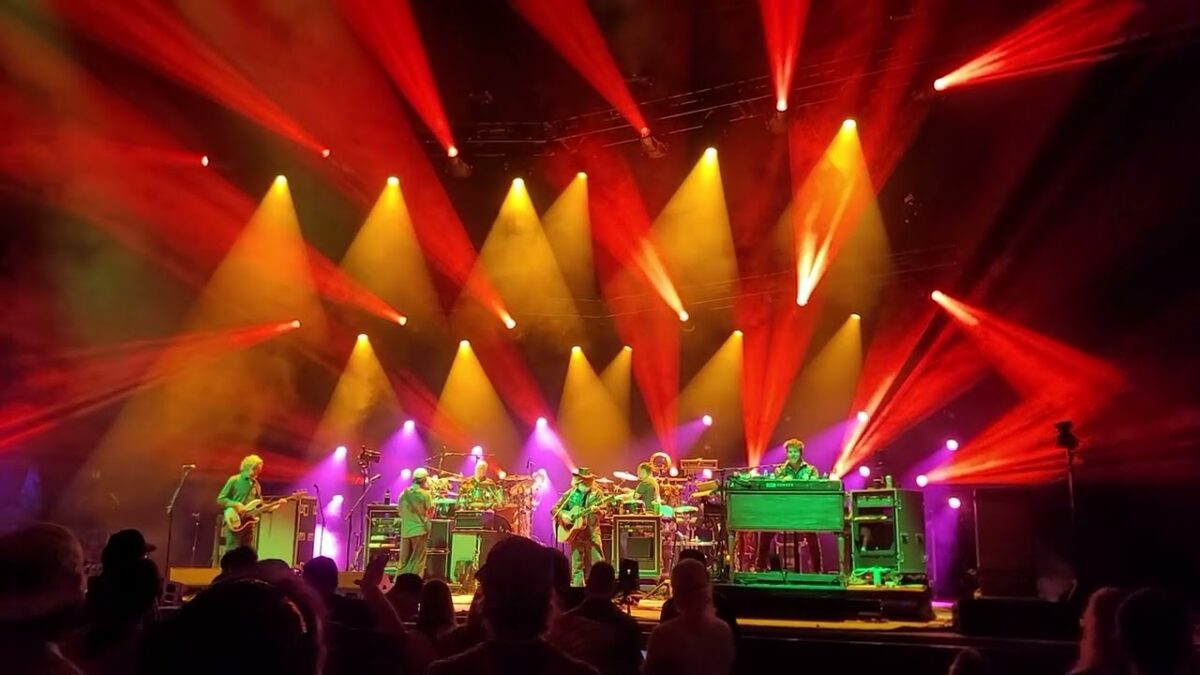 String Cheese Incident - I Know You Rider