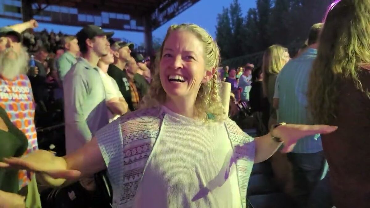 String Cheese Incident - Revival (Love is Everywhere)
