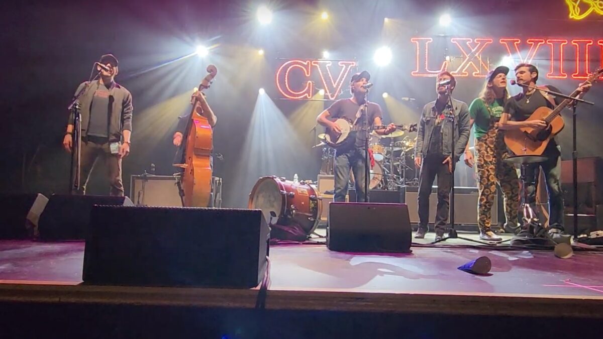 The Avett Brothers Bring Out ‘Swept Away’ Cast Members At Capitol Theatre