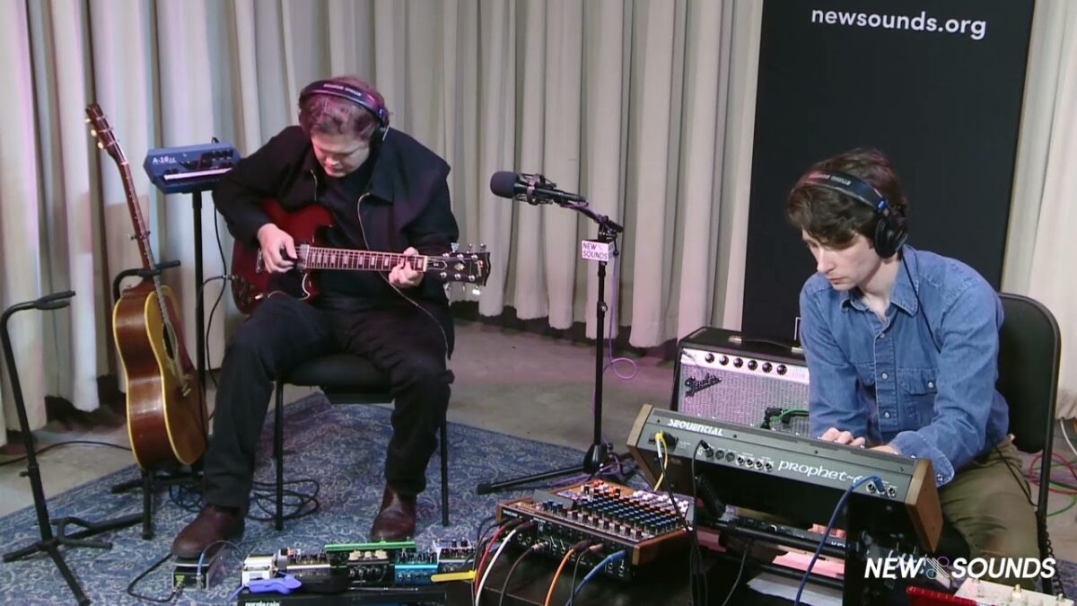 William Tyler, with Jake Davis: "Concern" (In-Studio)