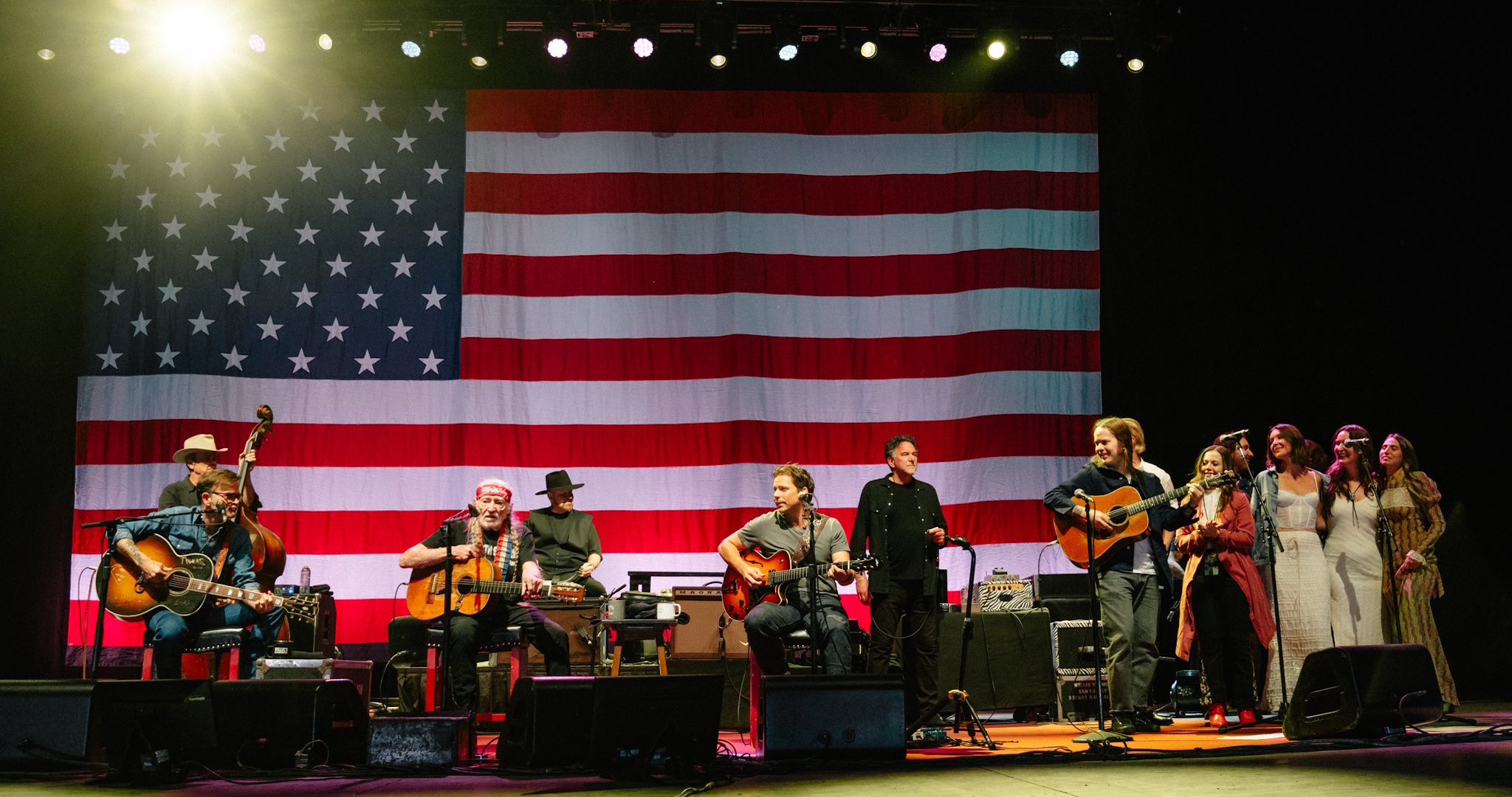 Willie Nelson Closes Outlaw Festival Tour Opener With Billy Strings, Sierra  Hull & Lily Meola
