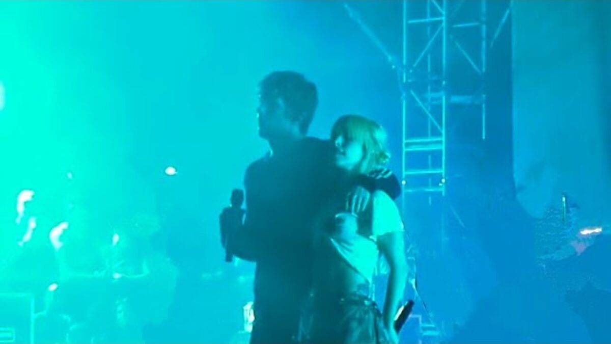 Turnstile SEEIN' STARS (ft. Hayley Williams of Paramore) Live 06-05-2025 Under the K Bridge NYC 4K