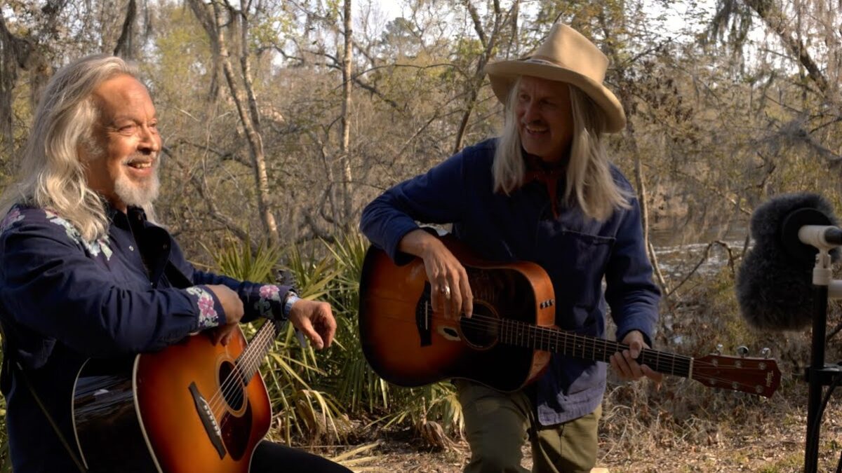 Watch Steve Poltz & Jim Lauderdale Go ‘At It Again’ On The Banks Of The Suwannee River