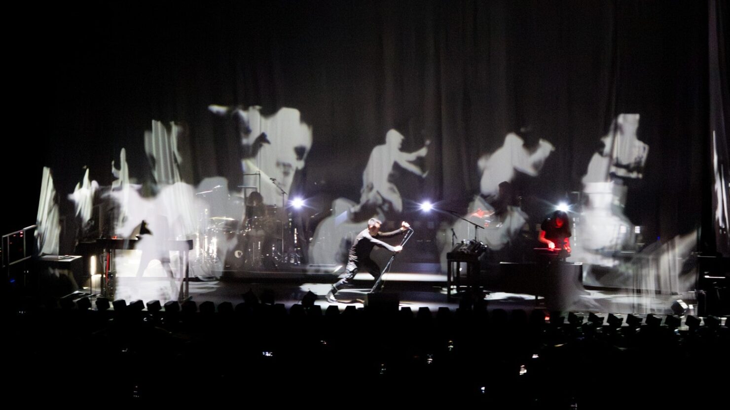 img-blur-shadow