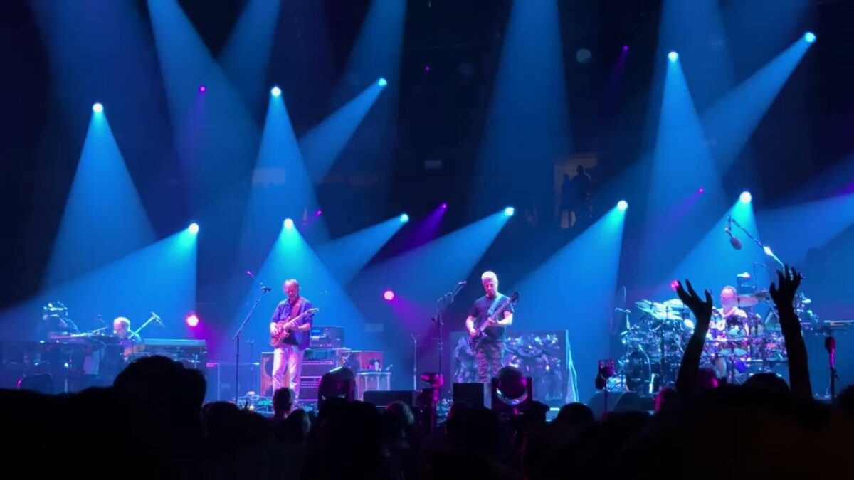 Phish - 17 David Bowie - SNHU Arena Manchester NH June 21st 2025