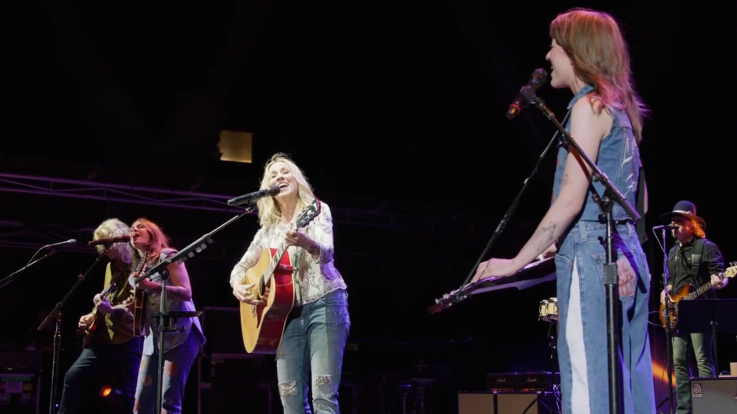 Watch Larkin Poe Join Sheryl Crow For 'Rocky Mountain Way' Cover
