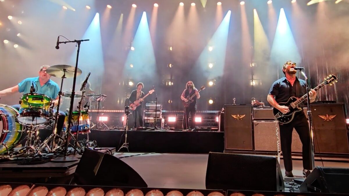 The Black Keys Perform 1st ‘Too Afraid To Love You’ Since 2015 In Los Angeles