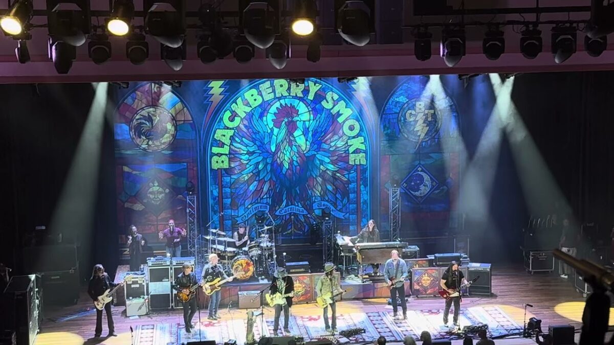 Blackberry Smoke and Mike Campbell and the Dirty Knobs - Won’t Back Down