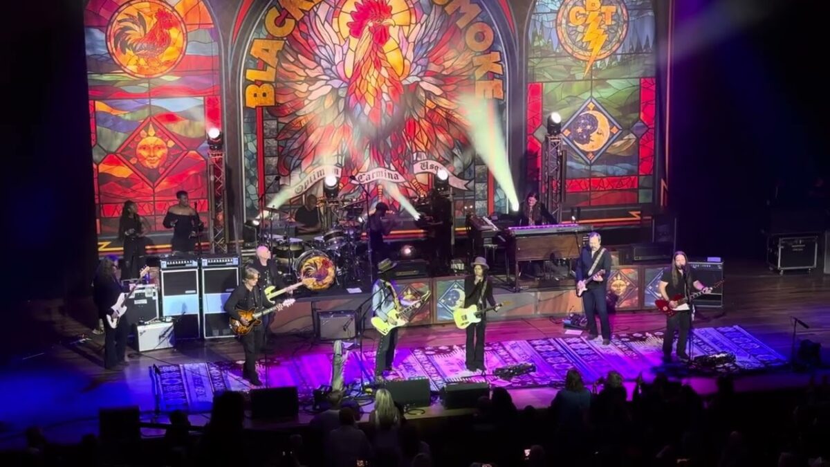 Blackberry Smoke and Mike Campbell and The Dirty Knobs - American Girl