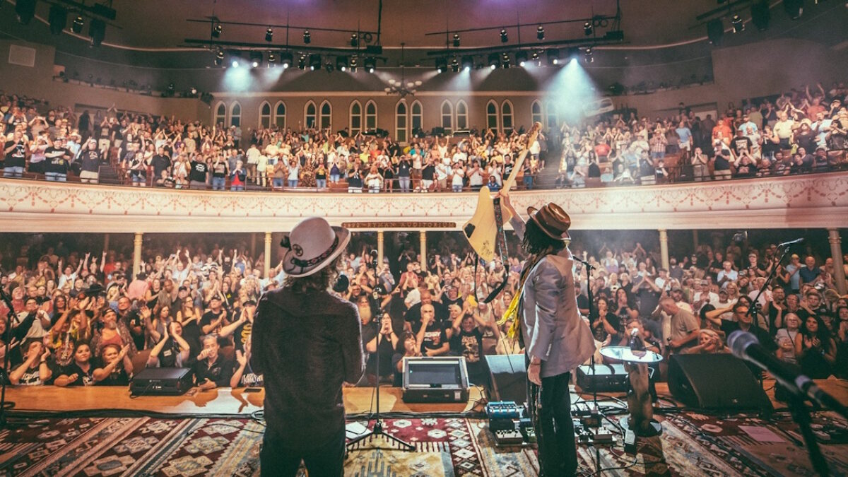 Blackberry Smoke Covers Black Sabbath & Performs Tom Petty Tributes With Mike Campbell At The Ryman