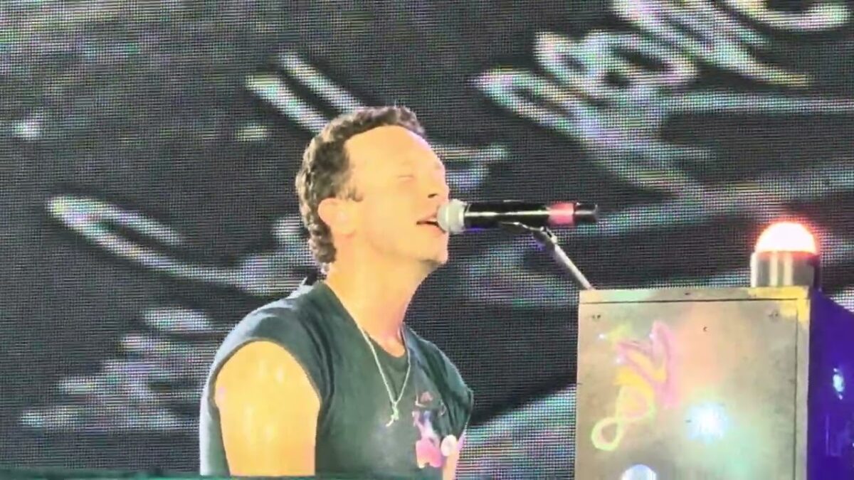 Coldplay performing Changes by Black Sabbath live in NASHVILLE 2025