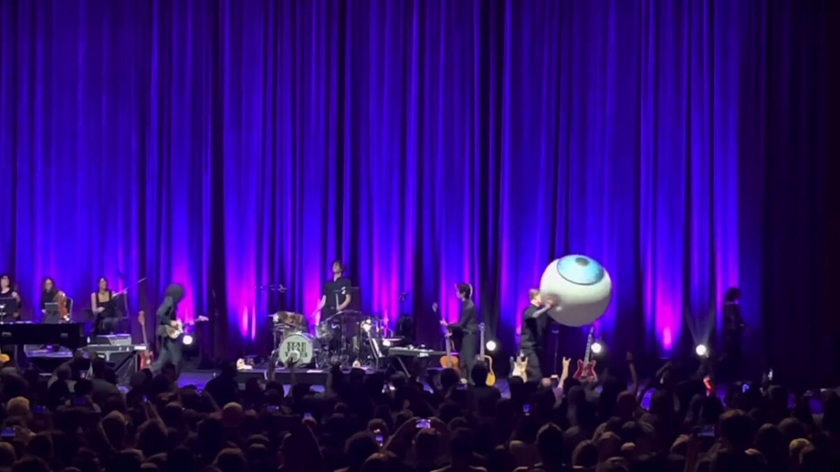 Yeah Yeah Yeahs - Ozzy Osborne tribute
