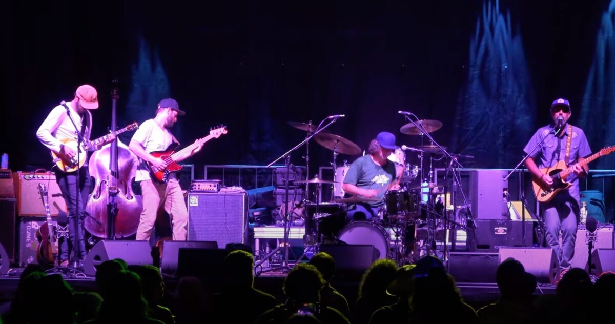Cabinet Trio Al Schnier Bear's Picnic 2025