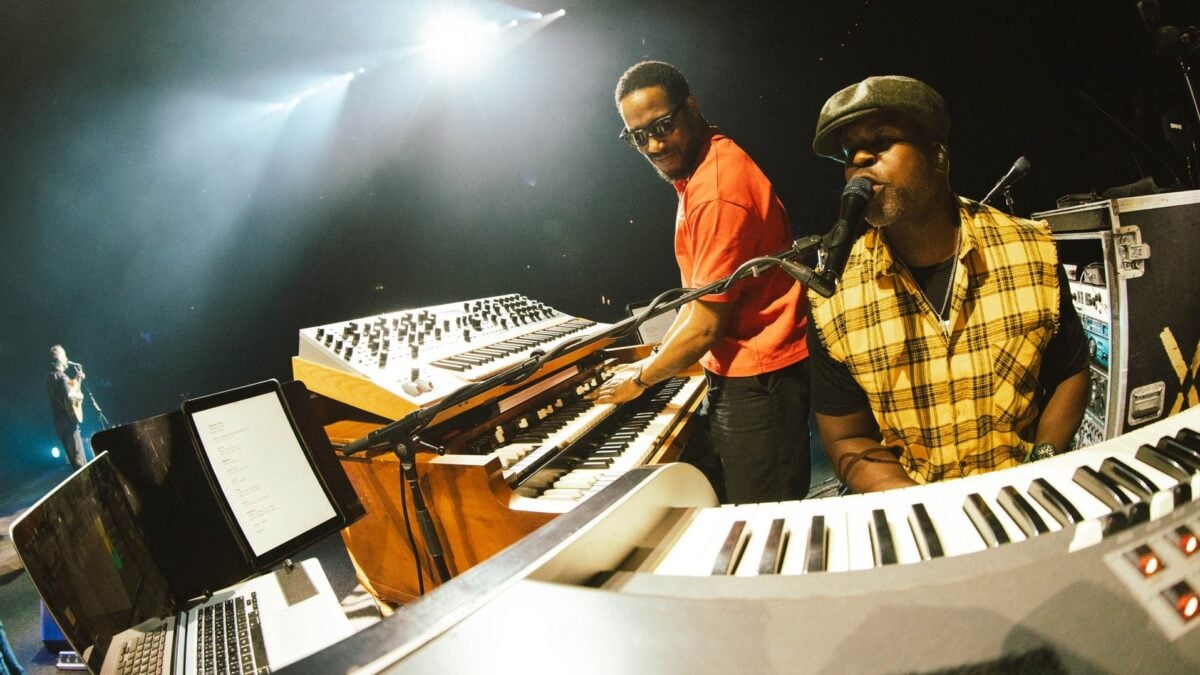 Keyboardist Cory Henry Joins Dave Matthews Band For Sweltering Sit-In At The Forum
