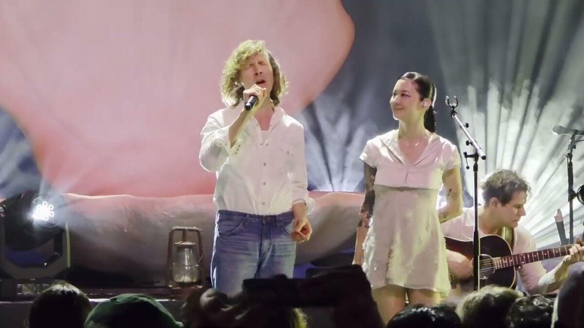 Beck Performs “The Golden Age” w/ Japanese Breakfast and Blake Mills – Live at The Greek Theatre