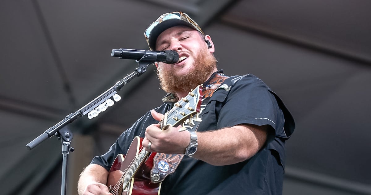 Buy Luke Combs Tickets