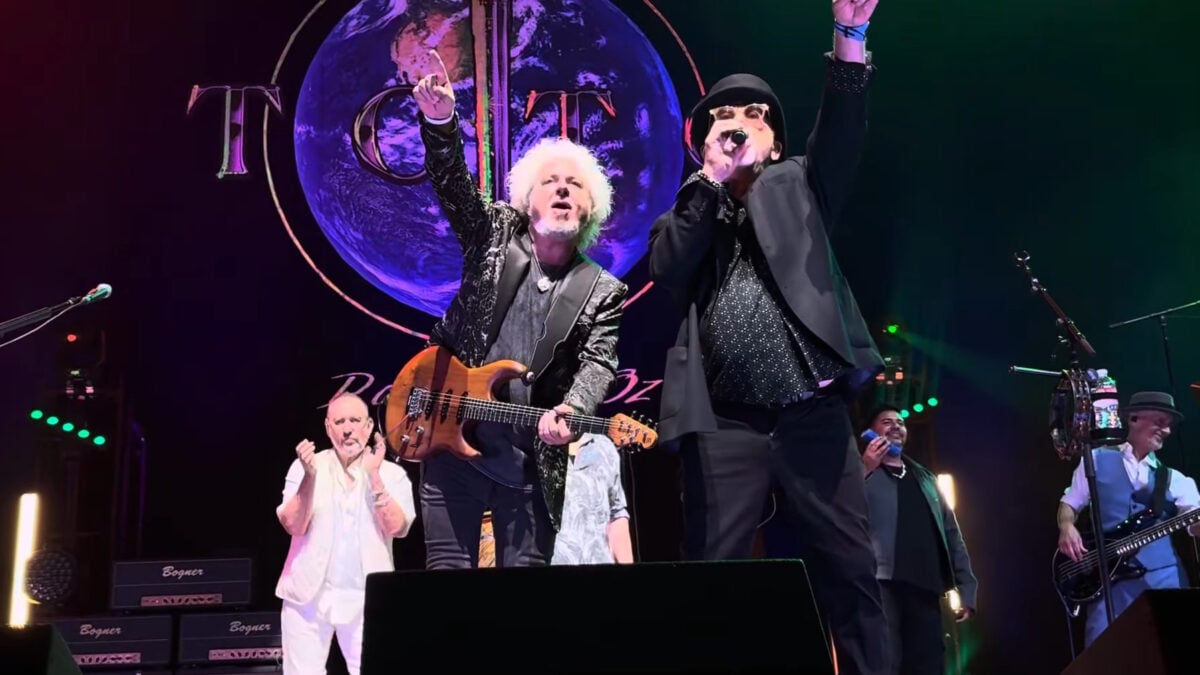 Watch Toto Welcome Founding Member David Paich To Sing 'Africa' At The Forum