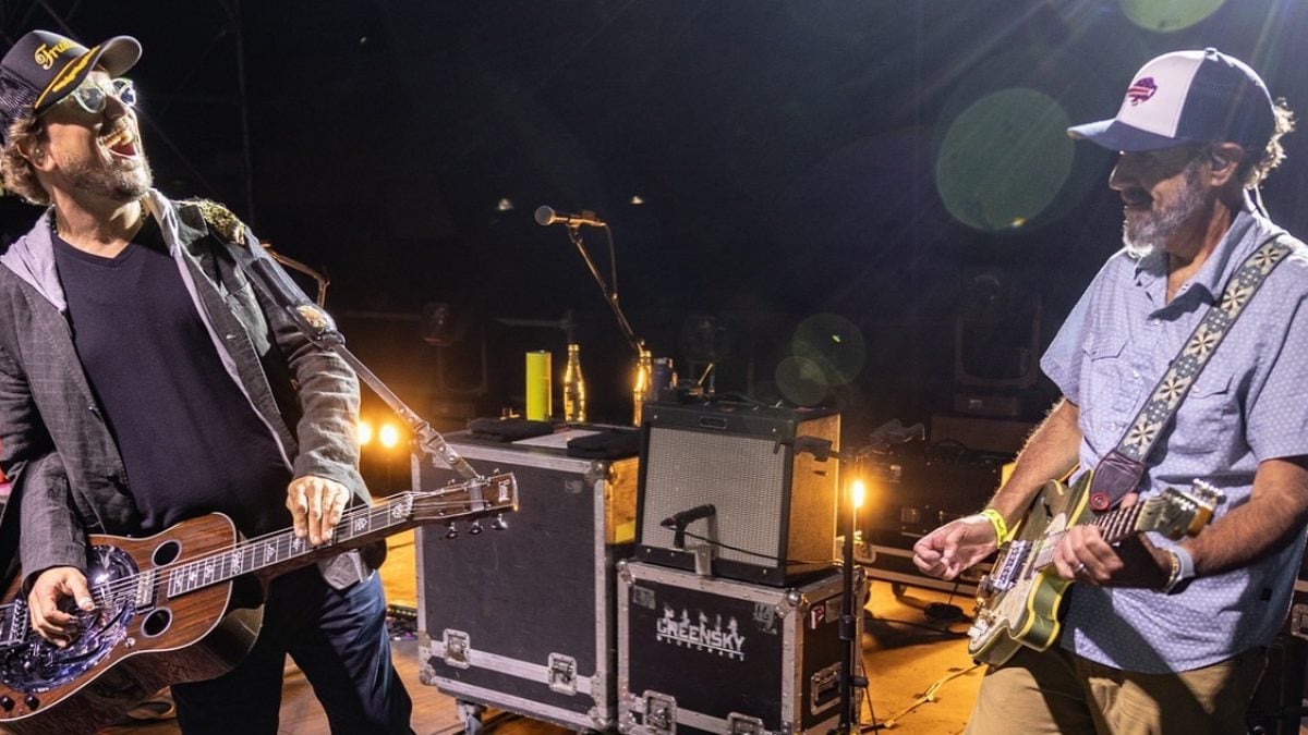 moe.’s Al Schnier Electrifies Greensky Bluegrass' Show At Saranac Brewery