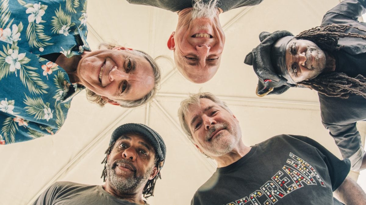 Béla Fleck & The Flecktones Detail 'Jingle All The Way' Reissue