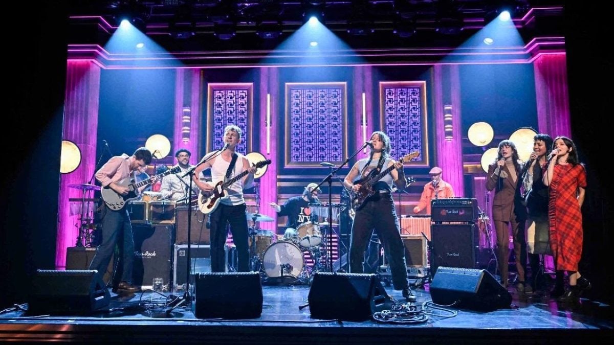 Big Thief Brings Expanded Band Featuring Laraaji For 'Grandmother' Performance On 'Fallon'