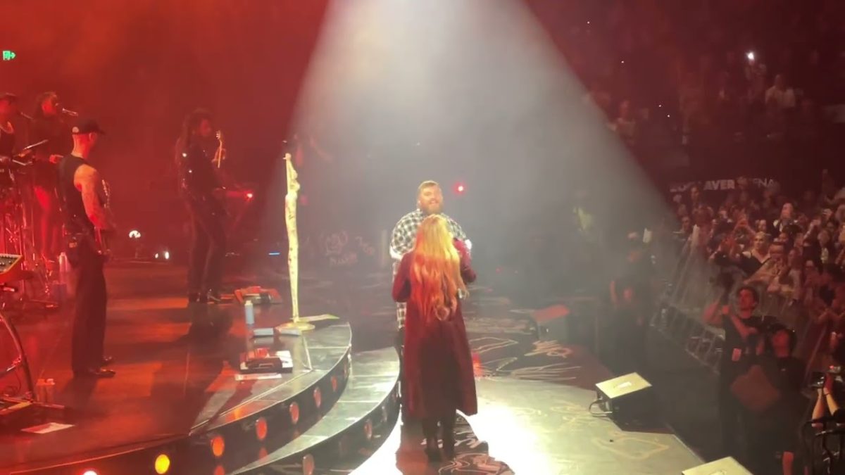 Teddy Swims & Tones And I Performing ‘Gone Gone Gone’ at Rod Laver Arena in Melbourne - 22-10-2025