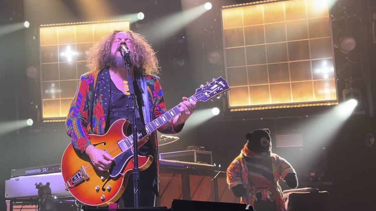 My Morning Jacket Debuts ‘The Devil’s Peanut Butter’ In Brooklyn