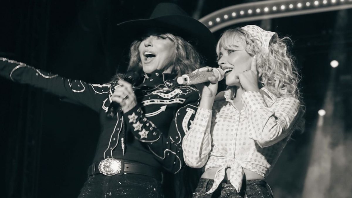 Shania Twain Makes Impressive Appearance With Sabrina Carpenter At ACL Fest