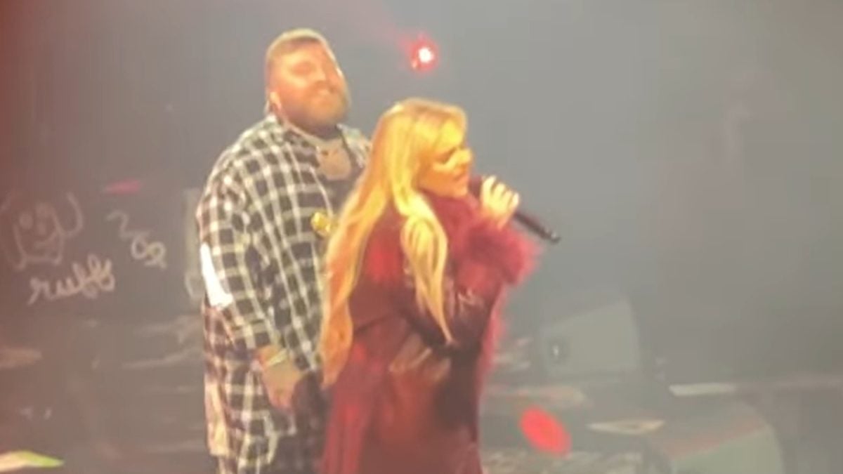 Teddy Swims & Tones And I Perform ‘Gone Gone Gone’ Together In Melbourne