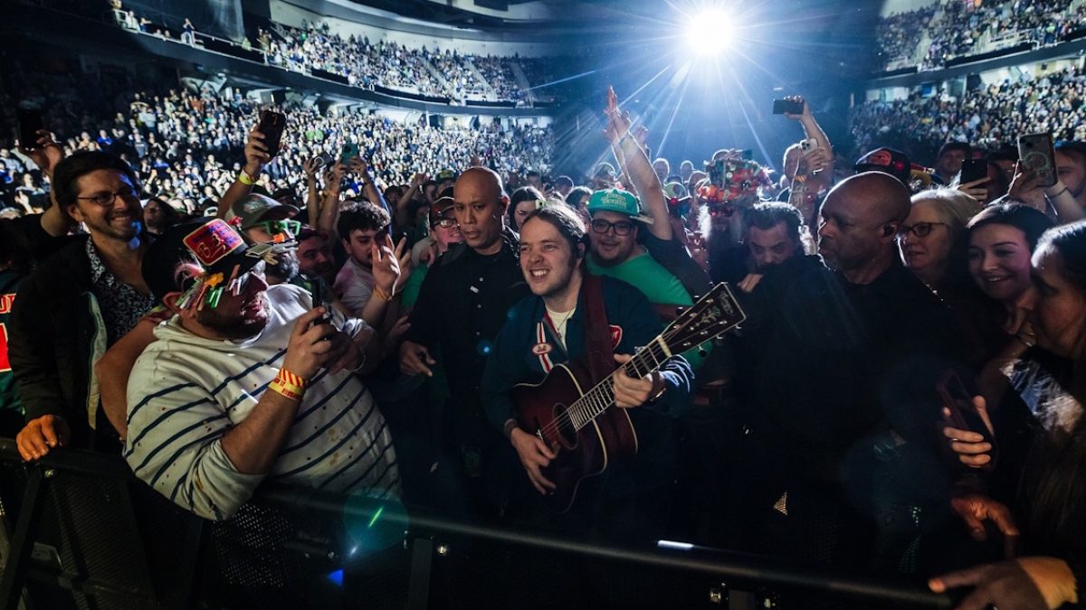 Billy Strings Brings Bluegrass To Npr S Tiny Desk Concert