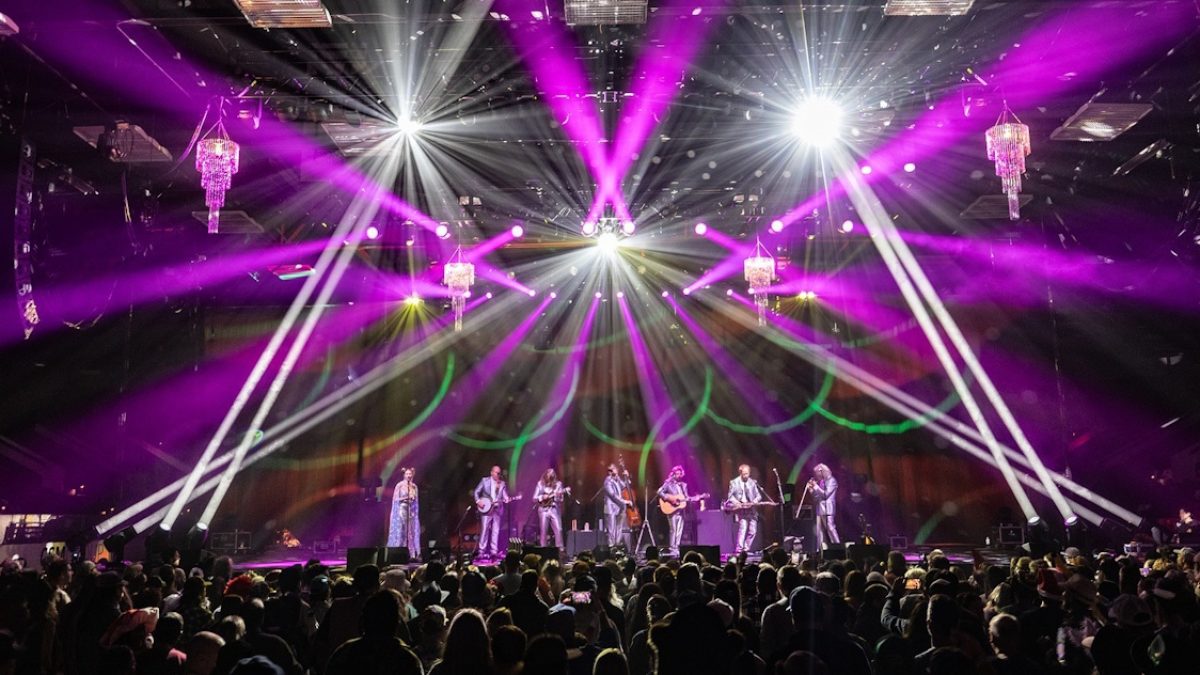 Greensky Bluegrass Celebrates 25th Anniversary With Hometown Halloween Run