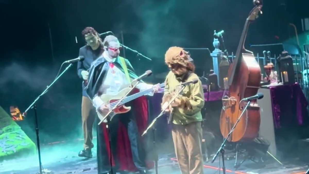 Billy Strings - Wolfman’s Brother / Bitin’ List (Live in Baltimore Halloween 2025)