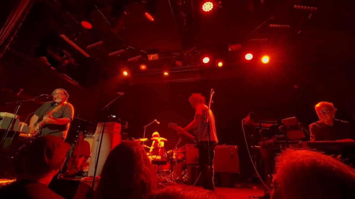 Yo La Tengo - Everybody Loves a Clown - 2025-12-16 - Bowery Ballroom, New York, NY