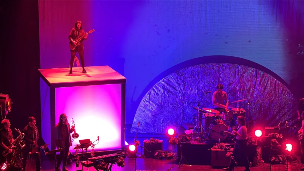 Deep Sea Diver - Live at The Paramount