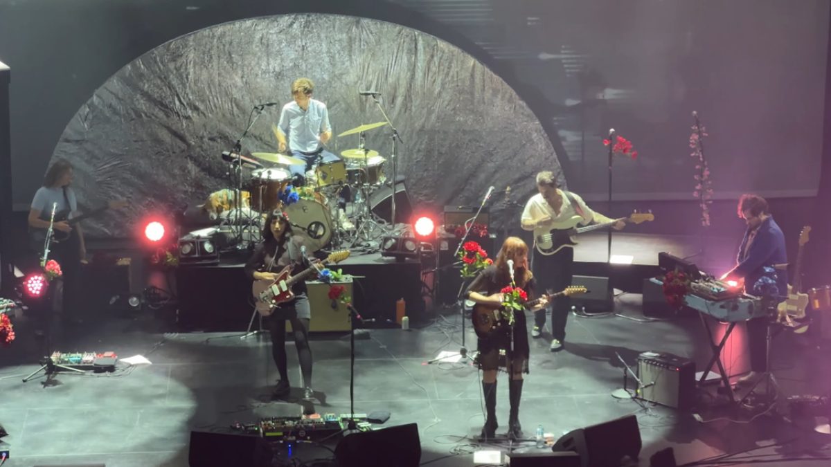Madison Cunningham & Dean Johnson Jump In With Deep Sea Diver In Seattle