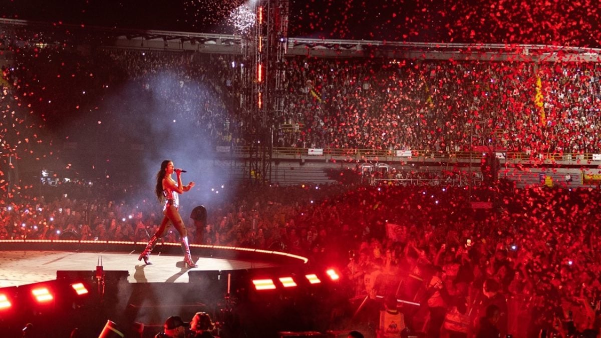 Watch Dua Lipa Cover Shakira’s ‘Antología’ In Colombia