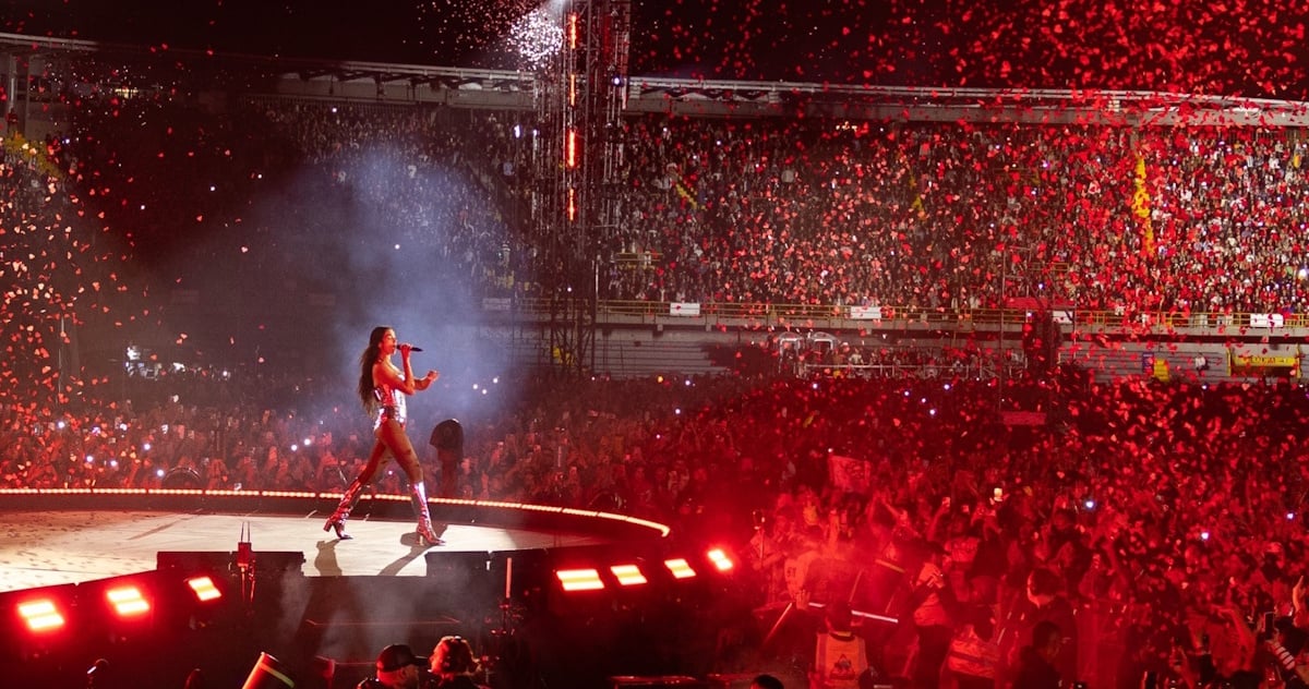 Dua Lipa Shakira Cover Colombia