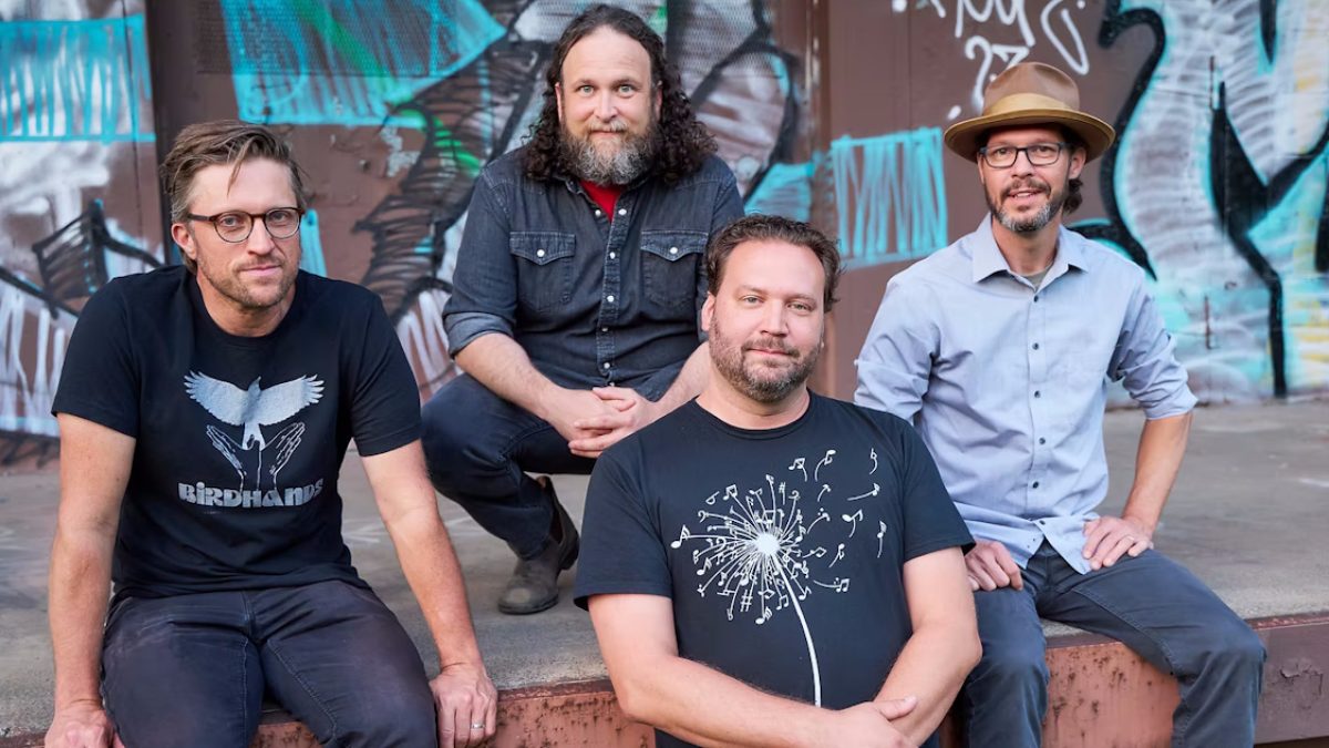 Pert Near Sandstone Details New Album ‘Side By Side’