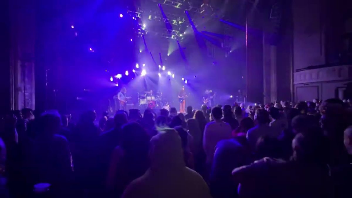 Pigeons Playing Ping-Pong. Capital Theater- 12/20/25 - Hava Negela