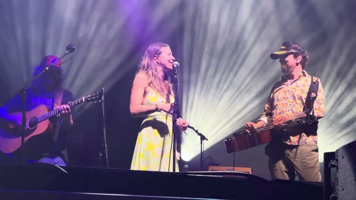 “In Control” - Greensky Bluegrass with Lindsay Lou - December 11, 2025 - Strings & Sol - Mexico