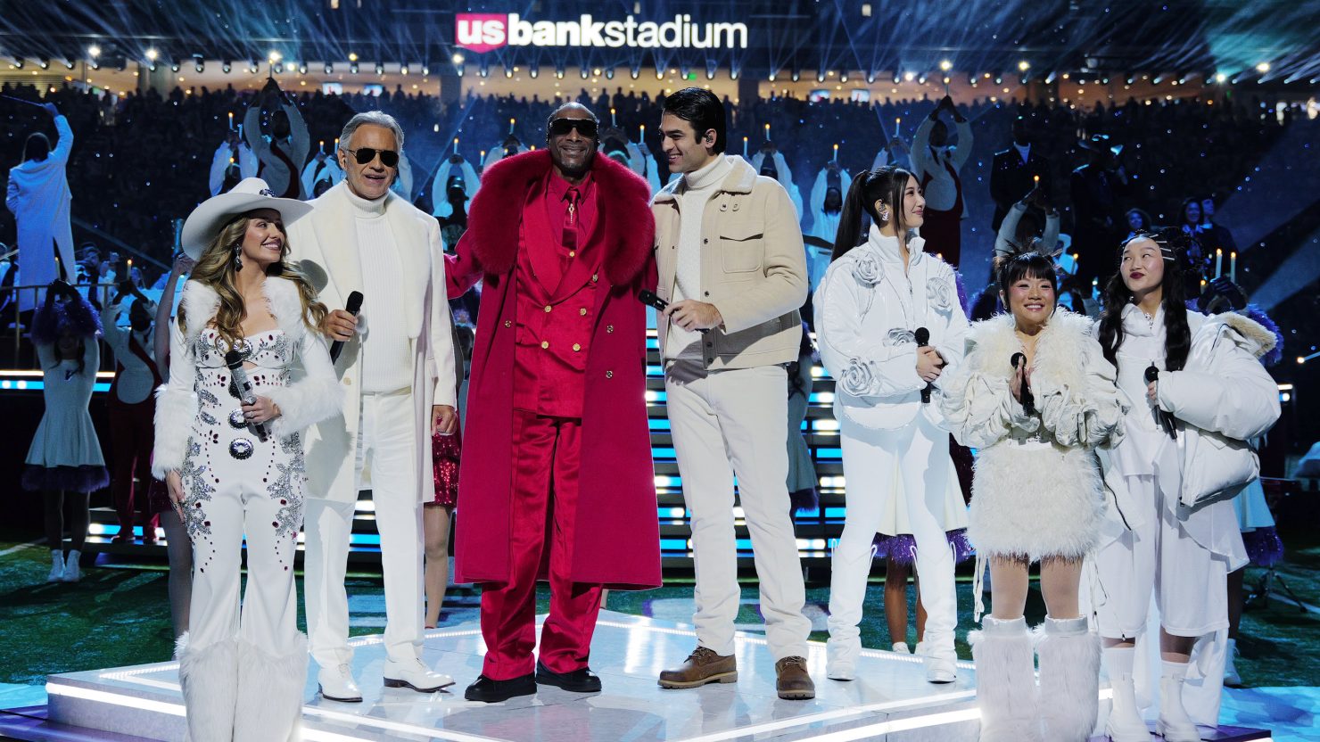Snoop Dogg Performs NFL Halftime Show With Lainey Wilson, KPop Demon  Hunters & More