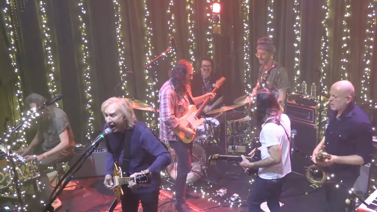 Joe Walsh & Kurt Vile Join The War On Drugs At Drugcember Finale In Philadelphia