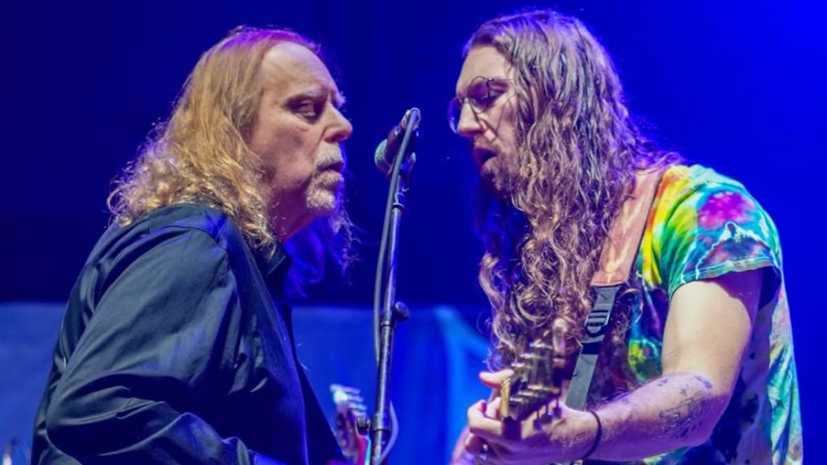 Warren Haynes Hosts All-Star Christmas Jam, Phil Lesh Tribute In Asheville
